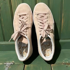Women’s Puma suede